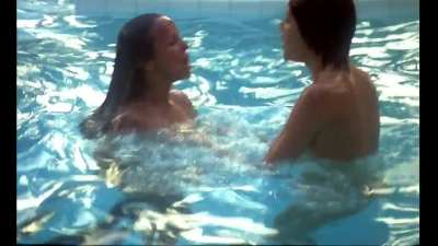 Christine Boisson & Sylvia Kristel - Emmanuelle (FR1974) - Marie-Ange se présente et s'invite