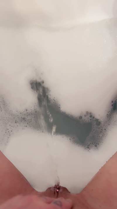 My creamy pussy pissing in the bath