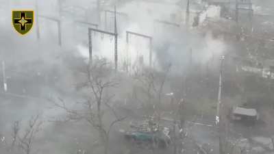 CQB: Ukrainian soldiers of the 28th Mechanized Brigade, with the support of a tank, took out Russian soldiers who broke into their position in a building. The Russian assault was repelled and the position recaptured. Krymske, Donetsk. January 2025