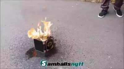 The actual Quran burns in Malmö, Sweden Video that led to yesterday’s riots