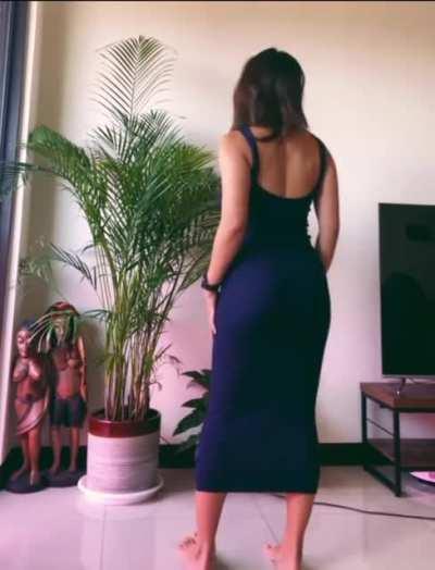 Tight blue dress 🍑