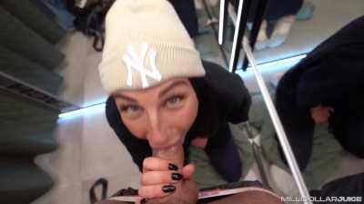 Fitting room deepthroat