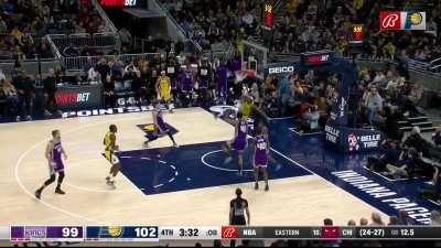 [Highlight] Buddy Hield back door cuts into a posterizing dunk against the Kings!