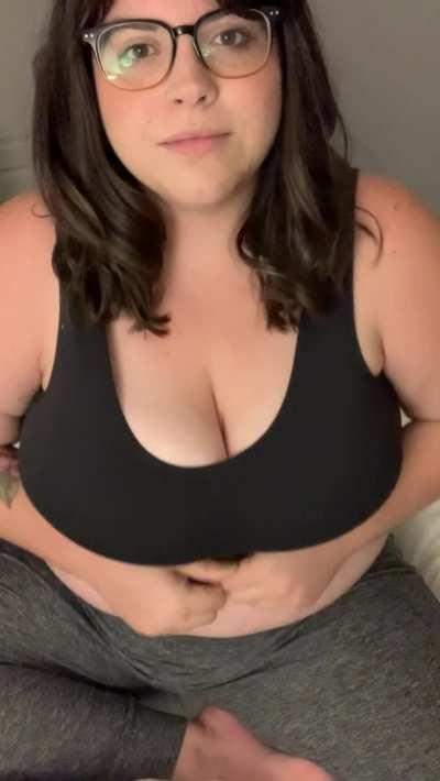 I guess I’ll drop them out a little 😏😘