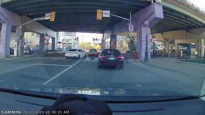 Right hand turn from left lane