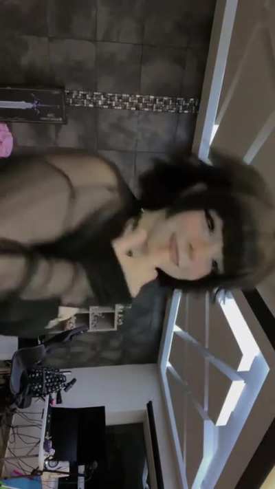 Que rico le robotan sus tetotas de gorda puta