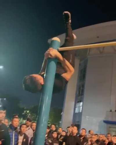 This guy's core strength