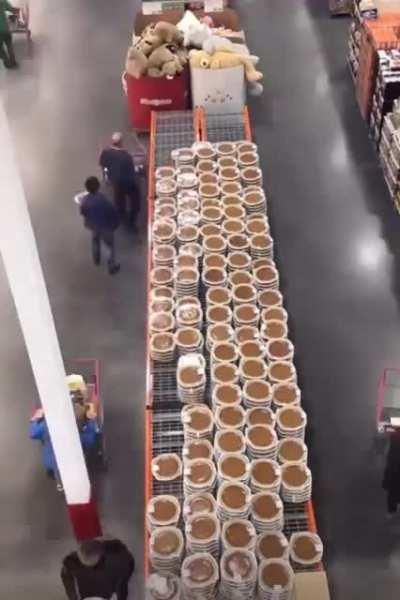 Time lapse video of pumpkin pies disappearing at Costco is the best thing I've seen today 🎃