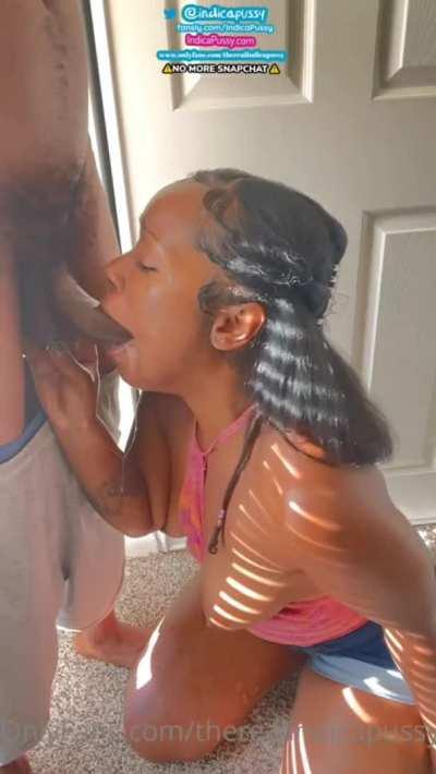 Eatin that dick up on this good Friday! 🤤😛 #New# full vid in comments 👇🏾