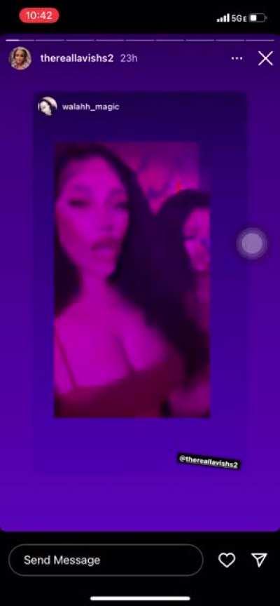 I know her and her friends be sucking each other tits