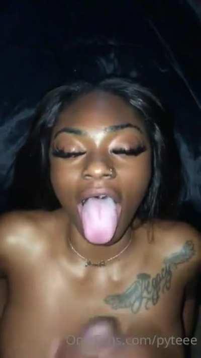 Go to comment and click link for over 500 full sextapes and models folders