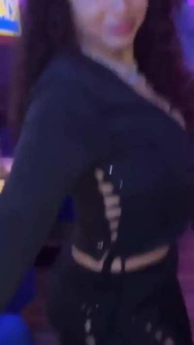 Turning Up At The Club 🥂