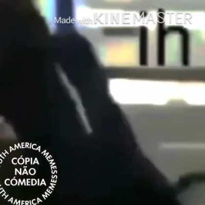 Retirado das profundezas da deep web