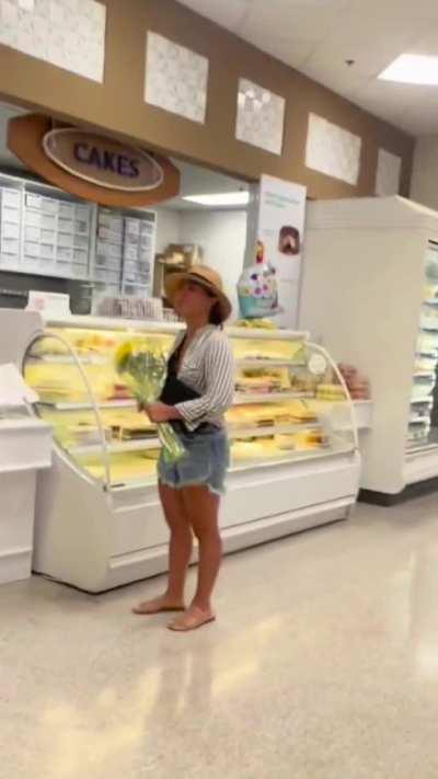 Supermarket Bulge Watchers🍆🌽🍌