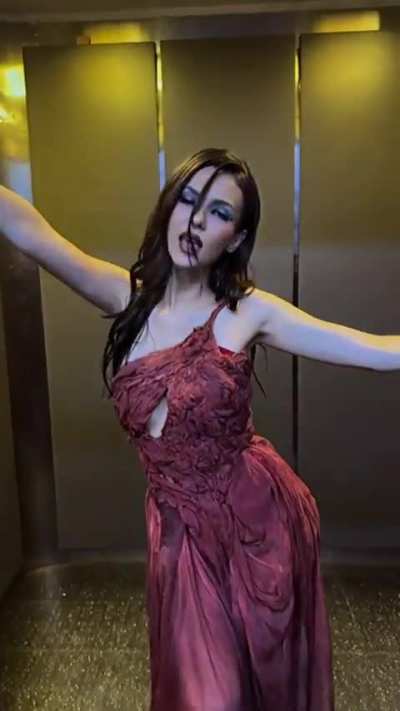 Have you ever gotten stuck in an elevator?🫀🧟‍♂️ | VicTok Post 10/4/25