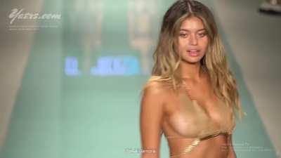 Sofia Jamora Montce Swim 2017-2018 Miami