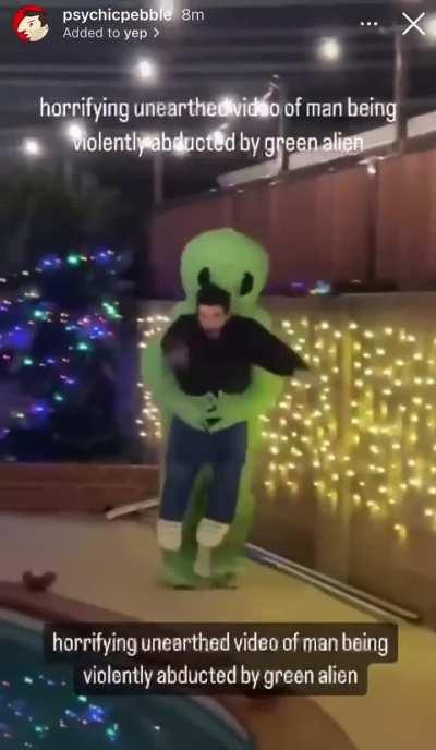 CRAZY ALIEN ABDUCTION CAUGHT ON TAPE ( REAL FOOTAGE) 2023 4K