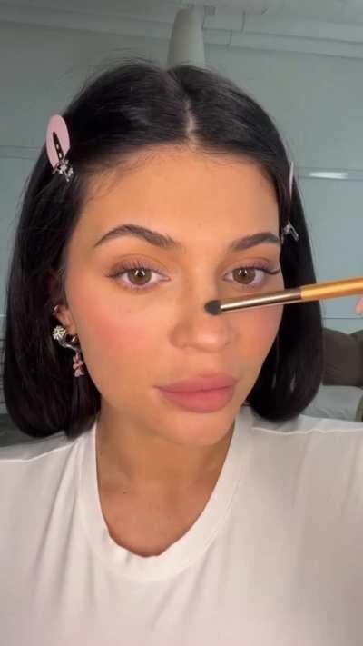 Kylie Cosmetics Glam