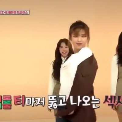 Happy Jeongyeon day, you foxy lady