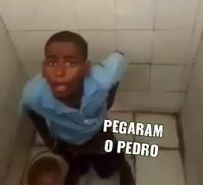 TÔ SAINDO DESSA MERDA DE SUB, ESSA PORRA NÃO PRESTA MAIS, SÓ TEM MEME RUIM, SÓ TEM GENTE DANDO REPOST, SÓ TEM FILHO DA PUTA, E AINDA TEM AQUELE TIK TOKER VERME Q VCS TIVERAM A AUDÁCIA DE DEFENDER. VÃO SE FODER. ADEUS.