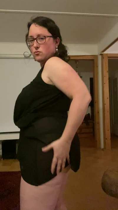 Raise your hand if you'd love to see me naked