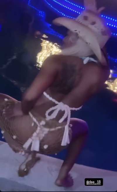 Dee lil fine thick ass