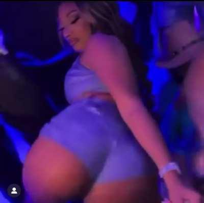 🤤…………………………………………………………………………………………………..