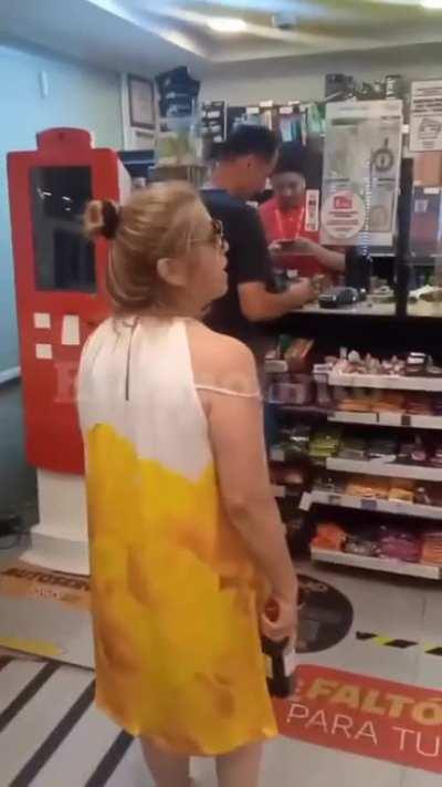 Vecina de providencia denuncia invasion