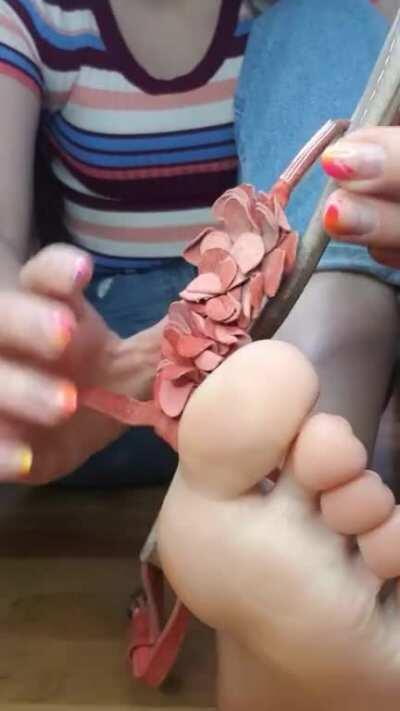 Sandals, oily feet and dirty talk. You're very welcome 😈💖