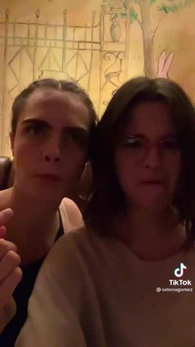 Cara Delevingne & Selena Gomez