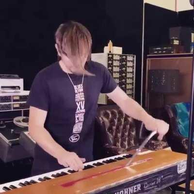 An organ with an electric guitar soul