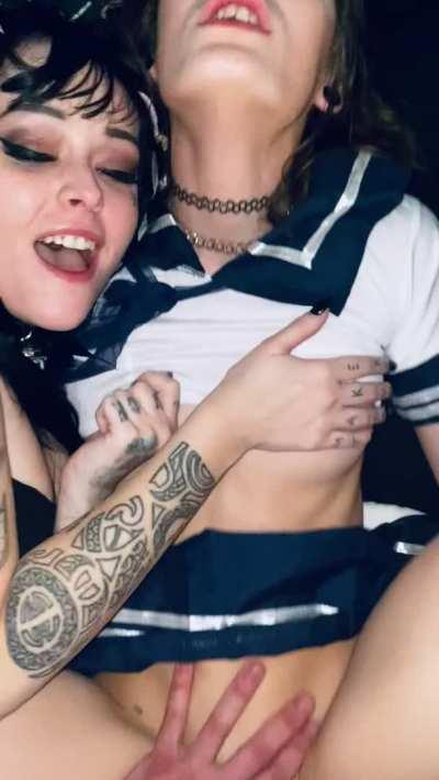 First time we fucked Leigh 🔥 New foursome and threesome going up on our OF this week, don’t miss the sale! 🖤