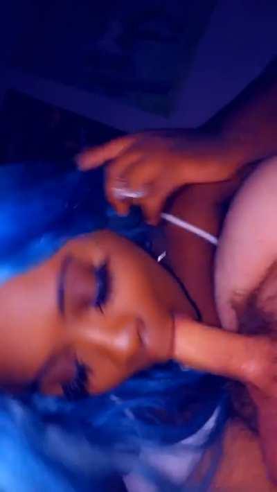 Up arrow if you’d fuck my throat raw 🙊😋