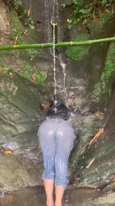 I recommend the phrase 'pineapple ass'