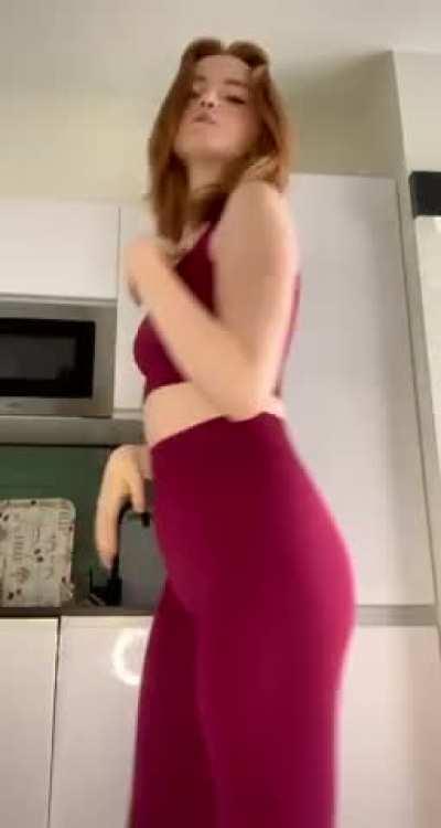 Commando with leggings are a pair made in Heaven.