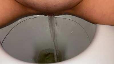 do u like the sound of my huge stream?💦🍋