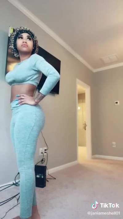 JaniaBania TikTok #3