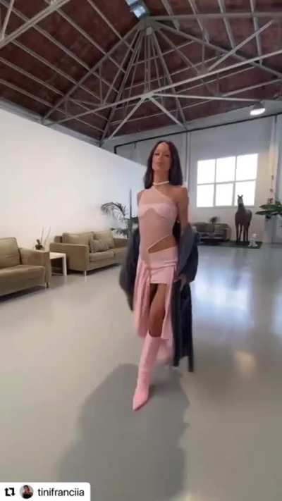 Tinis just so adorable and hot 🔥 