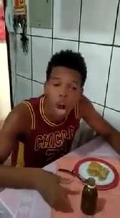 To bebendo suco ó 😡😡🥵