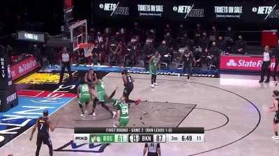 [Highlight] Blake dunks on Williams