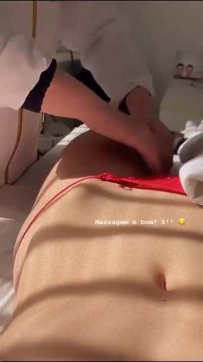 Sabrina Raissa @saaraissa