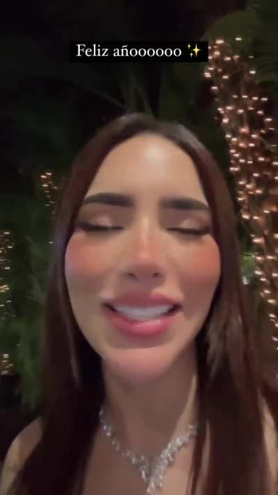 Feliz año nuevo de parte de Kimberly Loaiza ❤️‍🔥