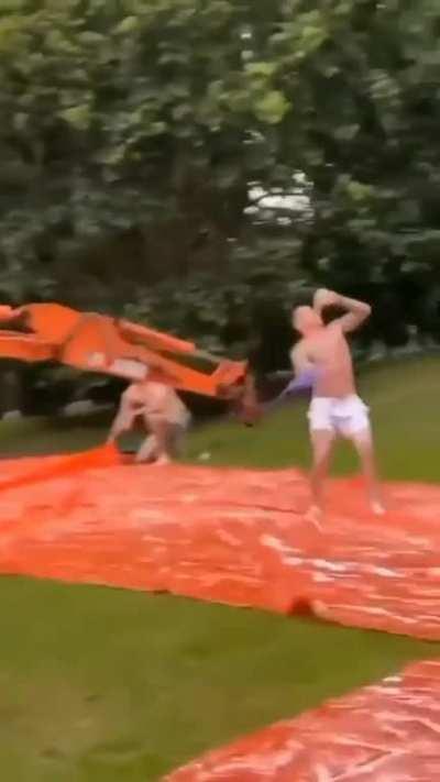 Bro sounds like Elmo 😂