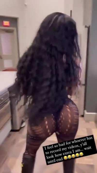 Dat thang🍑.... thangin' 🍑