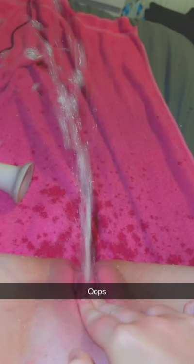 1st time posting🥺 hope you like seeing my tight little pussy squirt