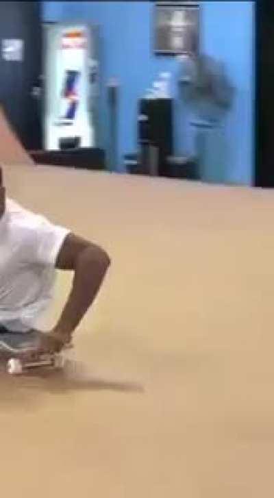 Damn..... Holup (*_*)