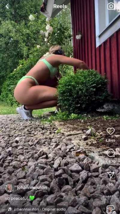 Johanna Juhlin - Gardening