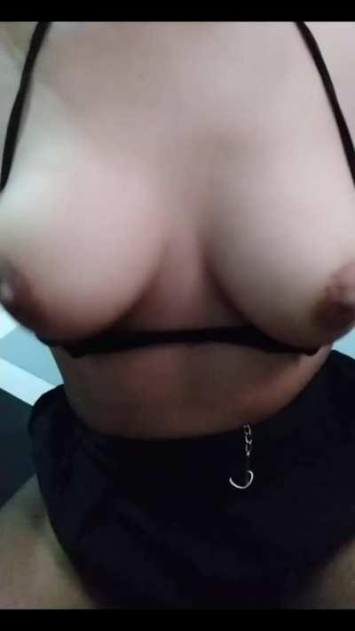 Naughty latina😈 Customs 🔞videocalls😏fetishes😈nudes🔞masturbating videos 🥵 free dick rate🤤I love try new things😏