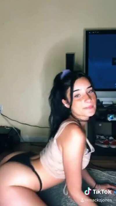 The Biggest Dick Tease.. Look at that Ass 🍑 & that Tongue 👅💦💦