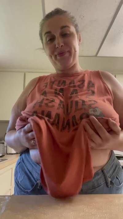 Happy titty Tuesday 😘